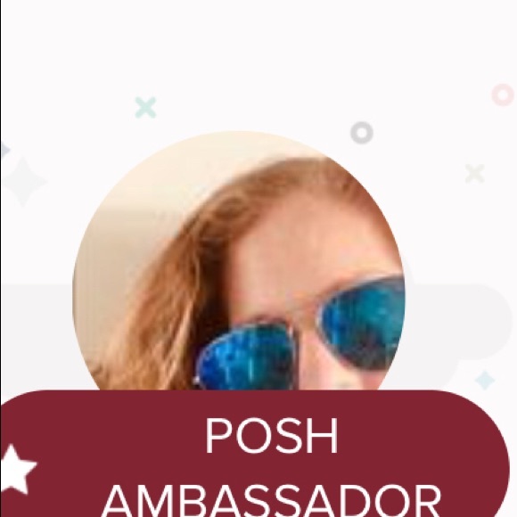 Meet your Posher, Debbie - Picture 2 of 4